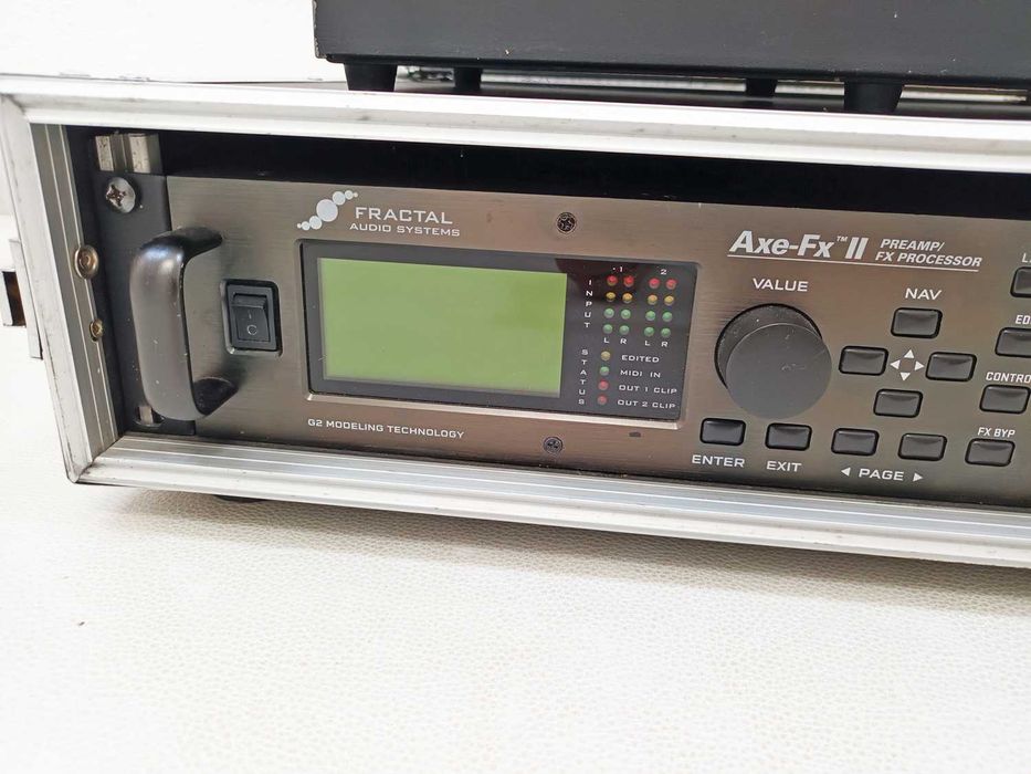 Fractal Axe FX II + Controlador + Flightcase