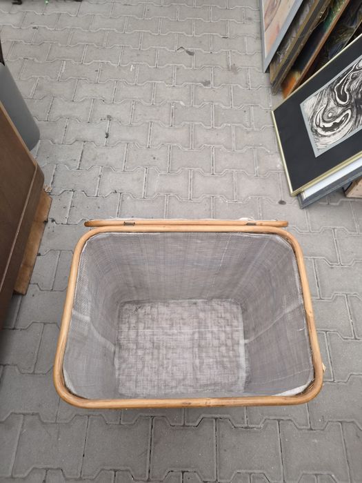 Pleciony kosz na pranie