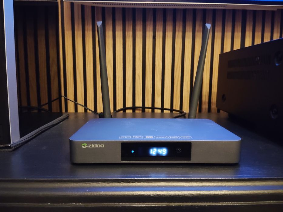 Box Zidoo x9s com comando