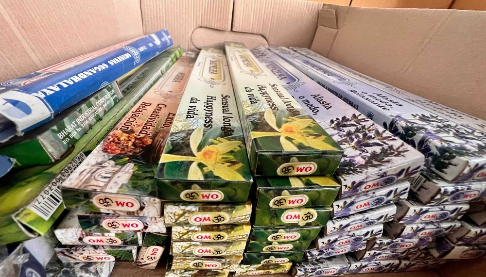 Incenso (cerca de 400 paus)