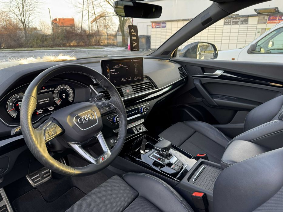 Auto do ślubu - piękne czarne Audi Q5