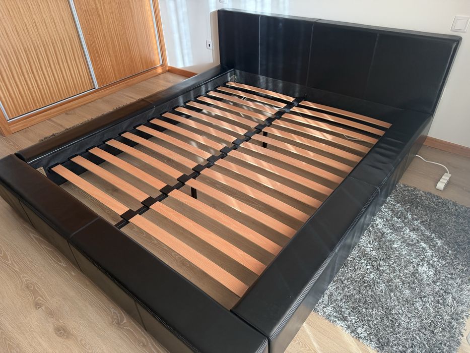 Cama e estrado usada em bom estado