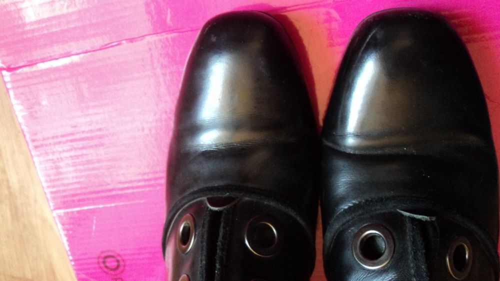 Кожа:Туфли весна/осень,очень красивые в отл. состоянии 38 разм