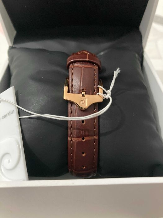 Relógio Pierre Cardin PC104202F03 com pulseira de couro - como novo