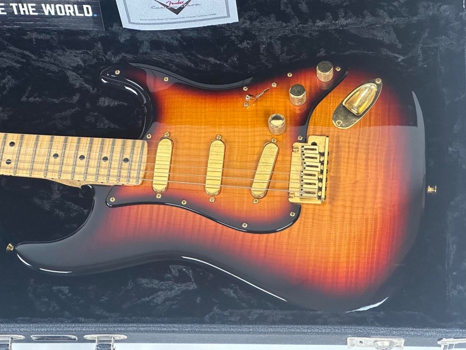 Fender Custom Shop Masterbuilt Yuri Shishkov "Ukrainian Stratocaster - 1 of 10" (2007р., mint, 10500$)