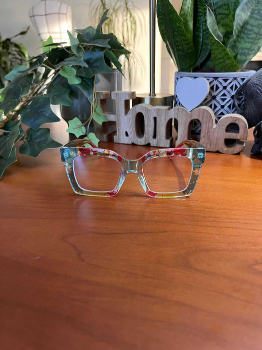 Óculos femininos coloridos