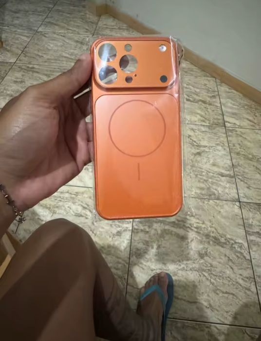 Продам чехол для Iphone 13pro (имитация под iphone 17)