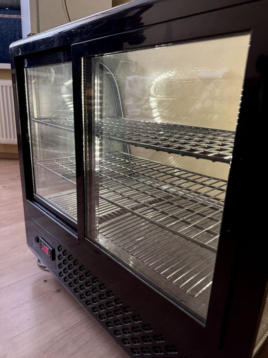 Холодильник-вітрина EWT INOX RTW-100L