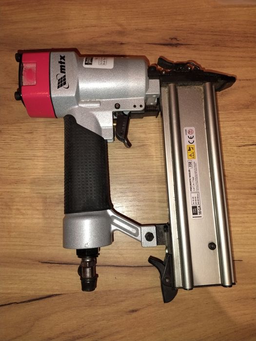 Pistolet pneumatyczny na gwoździe mtx. Nowy