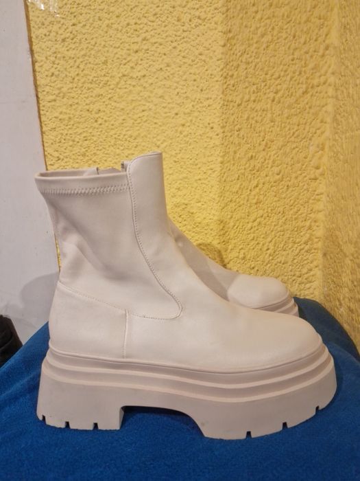Nowe Reserved Botki Heavy z zamkiem na koturnie roz,39 i 38,40