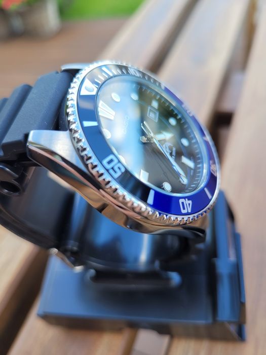 Casio duro Marlin Mdv - 106B - 1A1VCF tzw. Batman