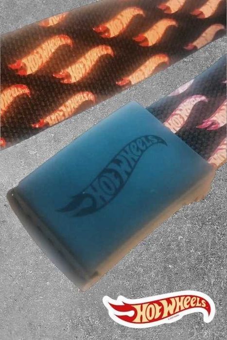 MEGA pasek L/XL Hot Wheels rozmiar solidna metalowa klamra unikat Mattel ognie płomienie kolekcjoner fan retro skate style y2k vintage ogień sinsay