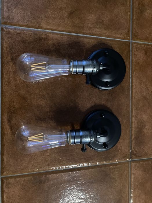 2 candeeiros de parede