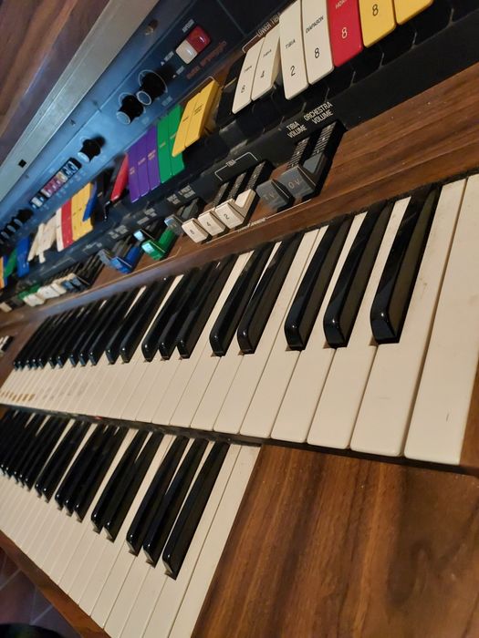Órgão Kawai Eletrónico