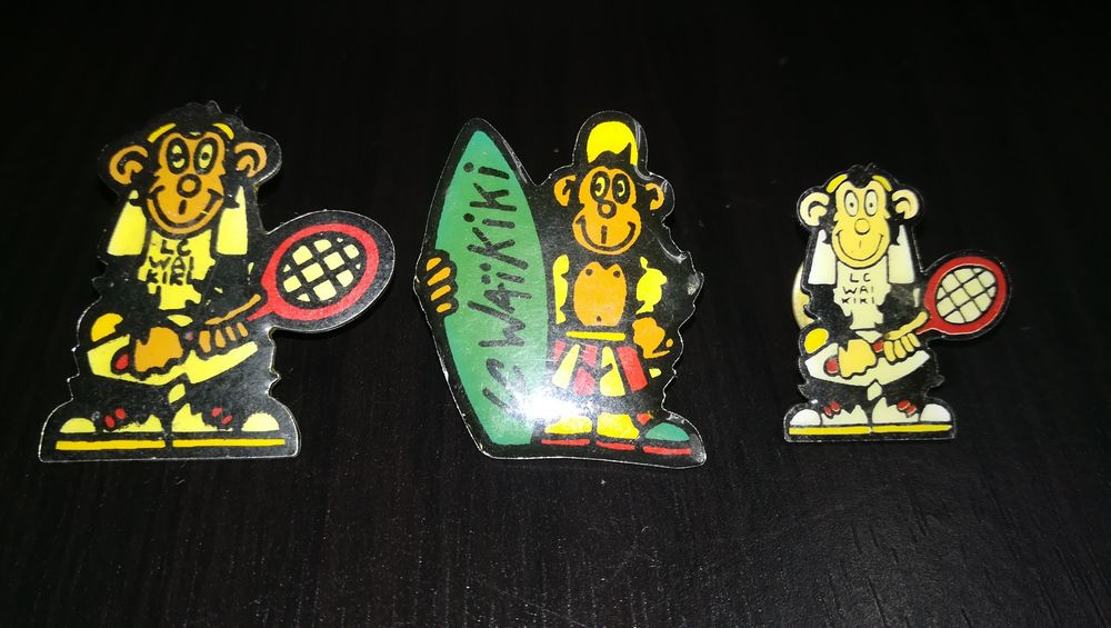 Conjunto de 3 Pins LC Waikiki (Anos 80)
