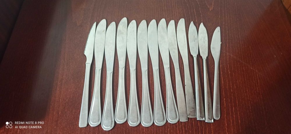 Talheres facas usadas