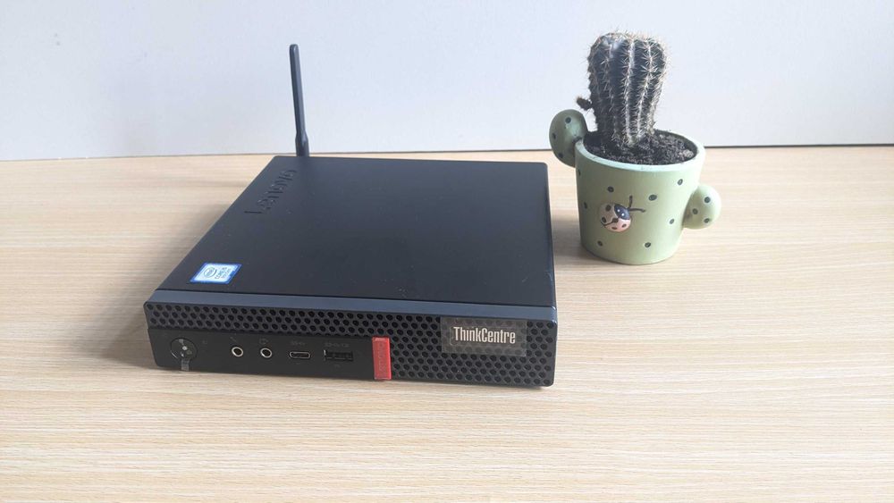 Потужний неттоп в форматі 1 літр  Lenovo ThinkCentre M720q 10T7002CUS