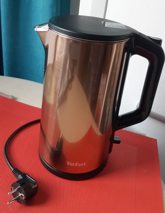 Электрочайник ТЕФАЛЬ премиум класса -- объёмом 1,5 л