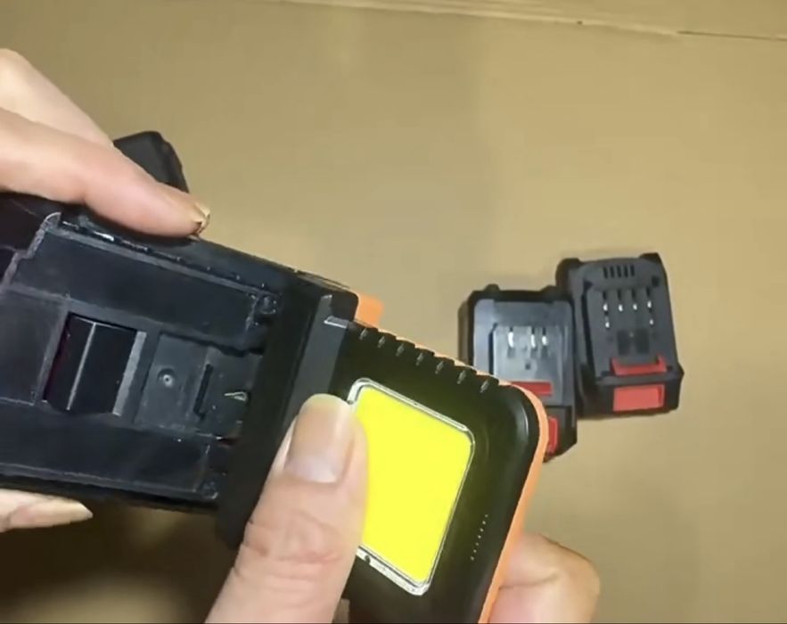 Універсальний прожектор лампа на акамулятор Dewalt Bosch Parkside інші