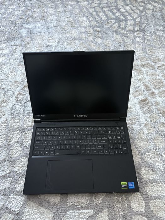 Laptop GigaByte G6X