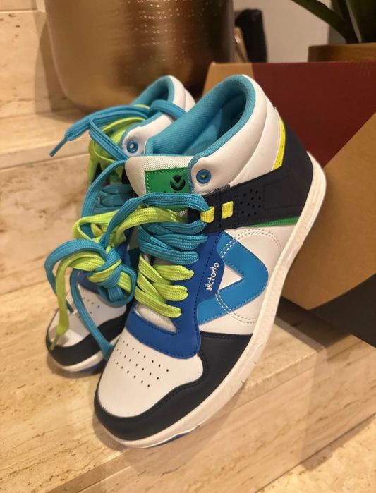 Sapatilhas Novas Victória