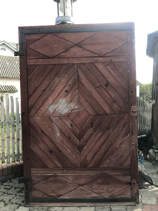 Продам гаражні деревянні двері