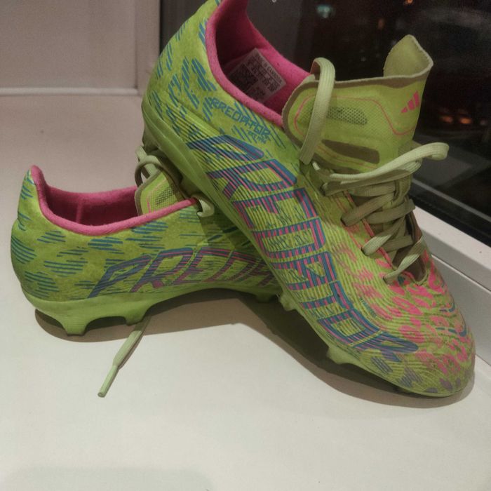 Бутси Adidas Predator. Оригінал. В відмінному стані.Розмір 37 1/3.