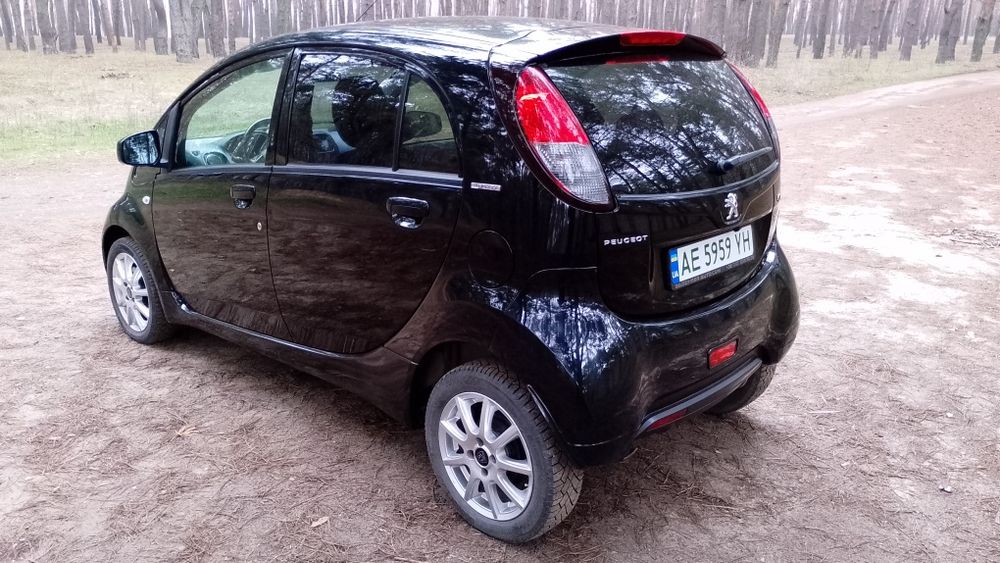 Peugeot ION электромобиль
