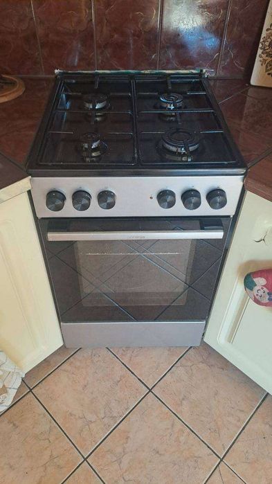 Kuchenka z piekarnikiem gazowo-elektryczna Gorenje MEK3011SB