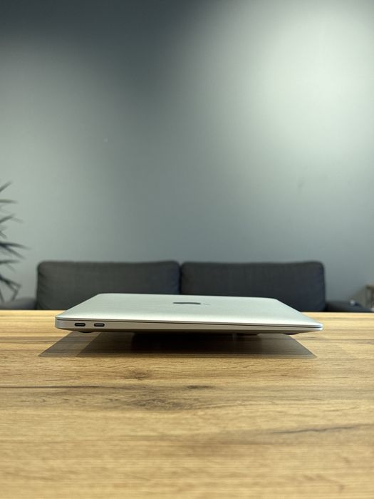 MacBook Air 13 2020 M1 16/256gb 8/7gpu !! Гарантія від магазину !!