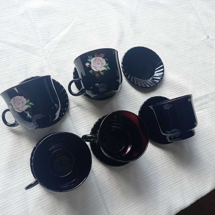 Sprzedam zestaw filiżanki do kawy ze spodkami z okresu PRL-u antyk