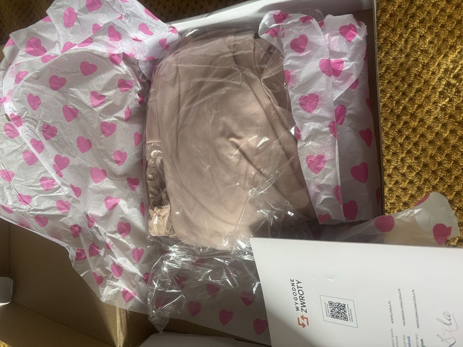 Sukienka beżowa Mollie