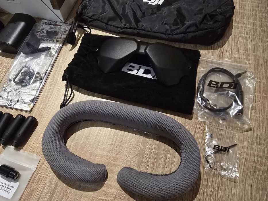 DJI Goggles V2 + Analog Foxeer Wildfire