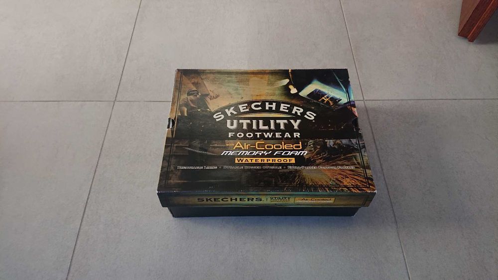 Buty zimowe męskie  SKECHERS WaterProof - rozmiar 46 czarne