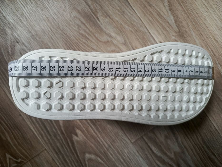 Світле анатомічне взуття