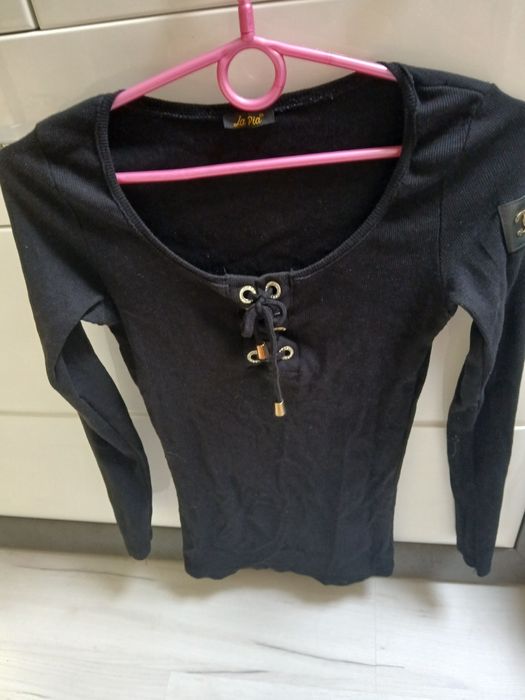 Bluzka czarna ż dekoltem