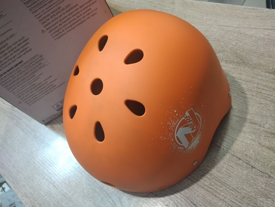 Подростковый шлем Nerf немецкий 48-54см для электросамоката роликов  BMX