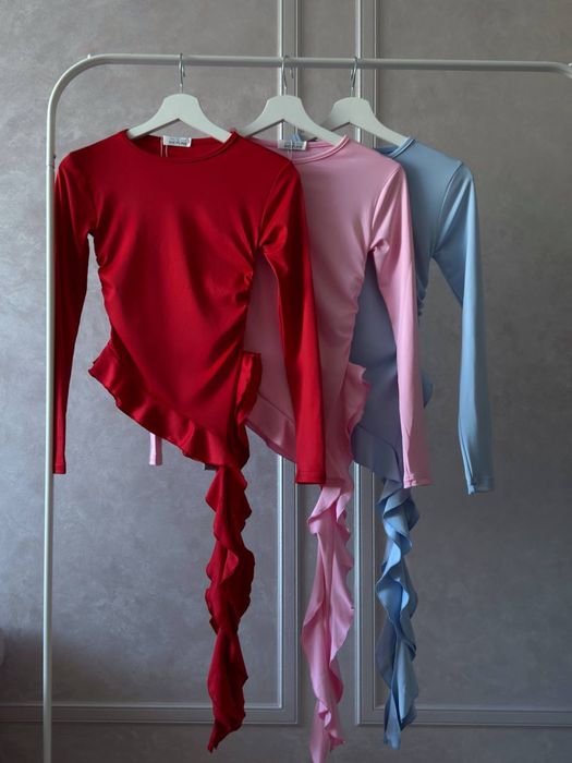 Топ з довгим рукавом із воланами