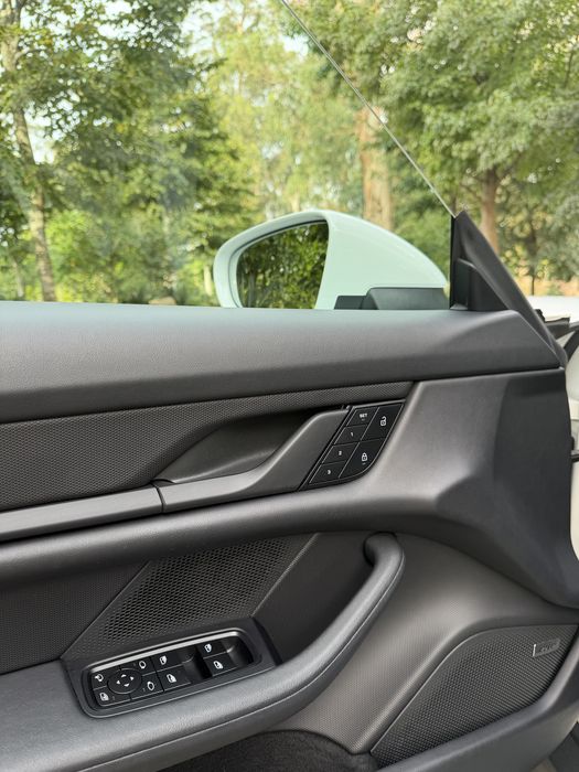 Porsche Taycan 4 Cross Turismo