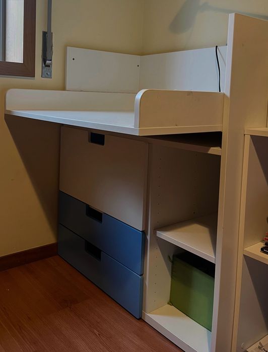 Trocador / secretária azul