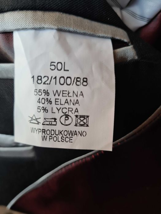 Garnitur prawie jak nowy.