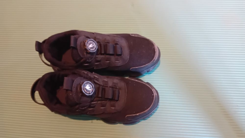 Buty z metalem wsirodku
