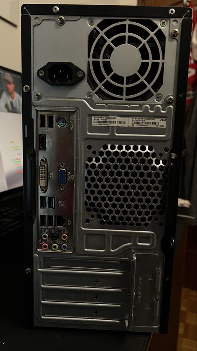 PC Torre ASUS Essentio Series