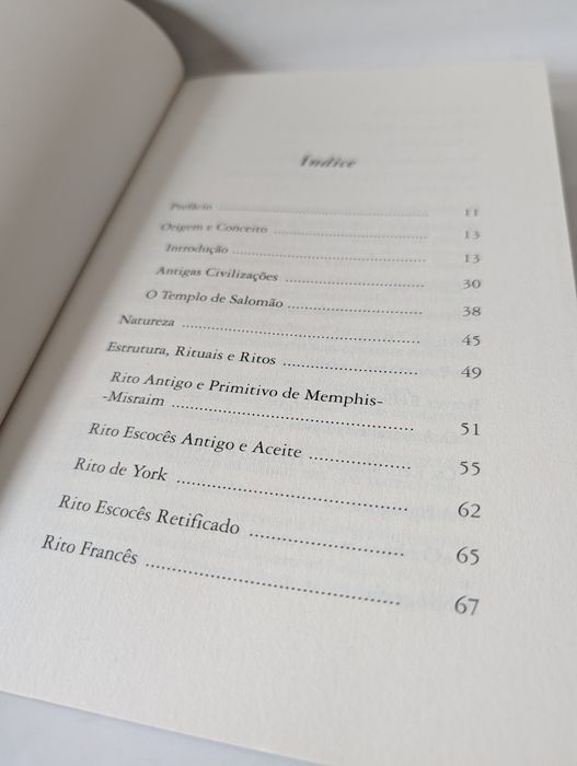 Maçonaria e Esoterismo
Cláudia Machado