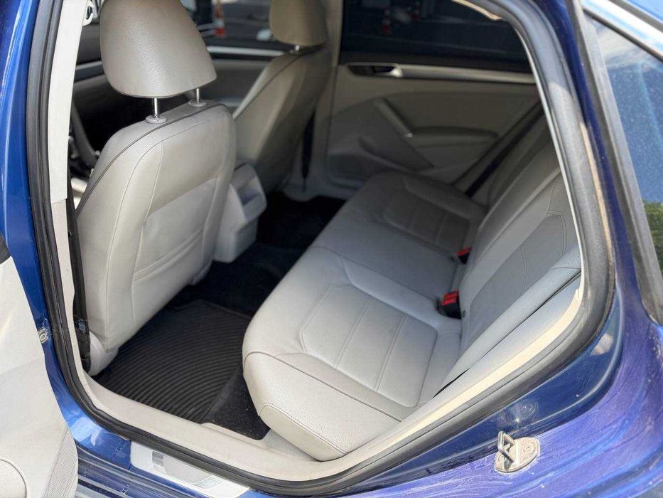 Продам Volkswagen Passat 2017 R-Line