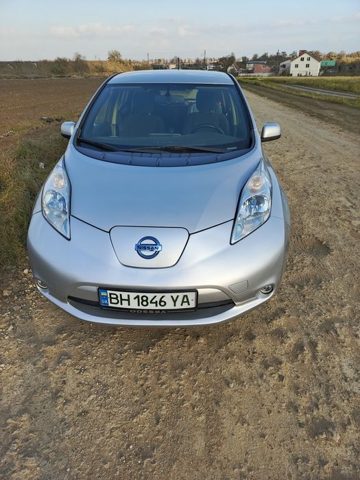 Продам nissan leaf 120 km