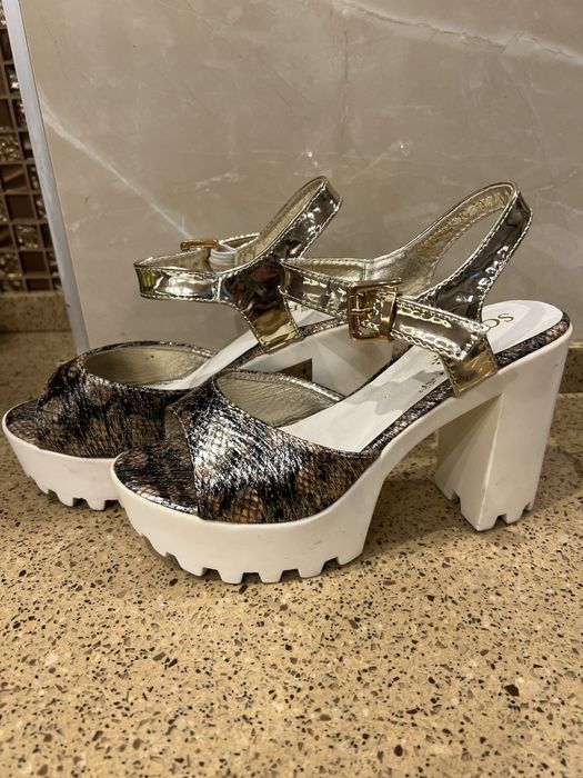 Босоніжки жіночі, б/в розмір 39