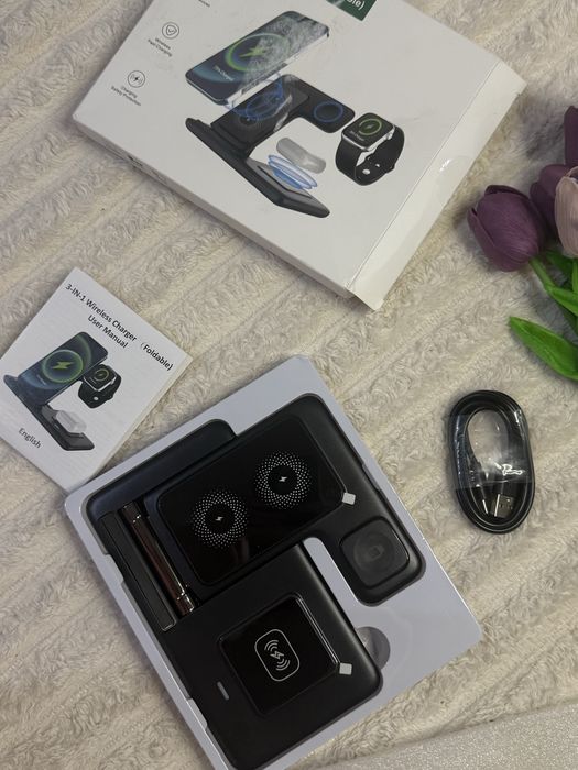 Бездротова зарядна станція 3-в-1 для iPhone, Apple Watch, AirPods