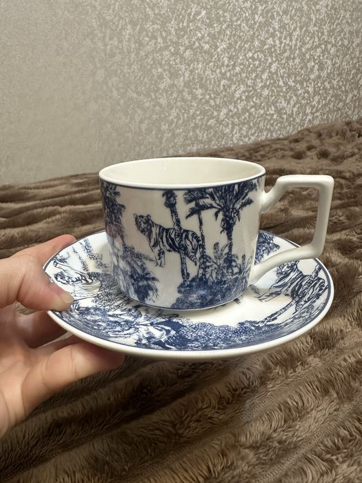 Комплект чашок в стилі Dior