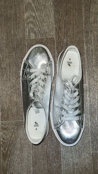 Кеди - мокасини жіночі в гарному стані